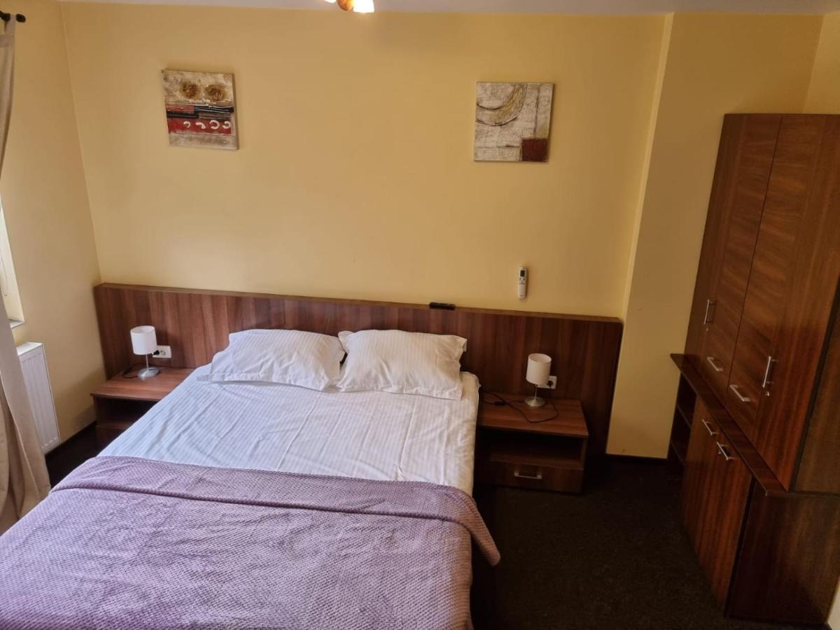 Casa Romana Appartement Ploieşti Buitenkant foto